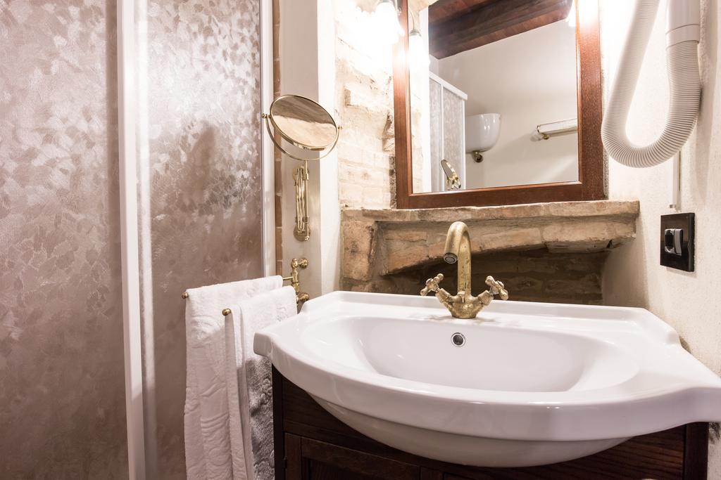 Domus In Castro Bed & Breakfast Montecchio  Cameră foto