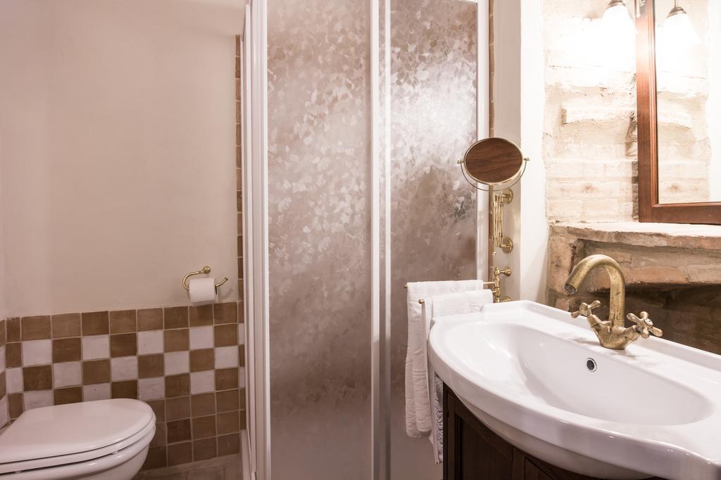 Domus In Castro Bed & Breakfast Montecchio  Cameră foto